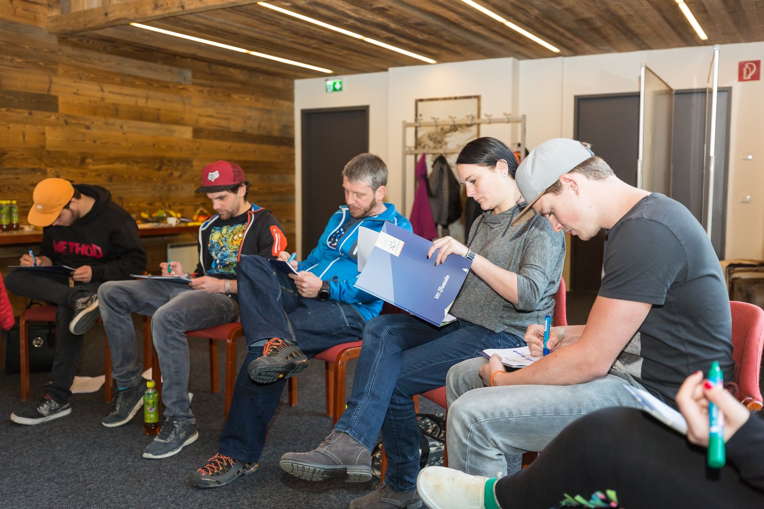 Loading 2017 / Training ...