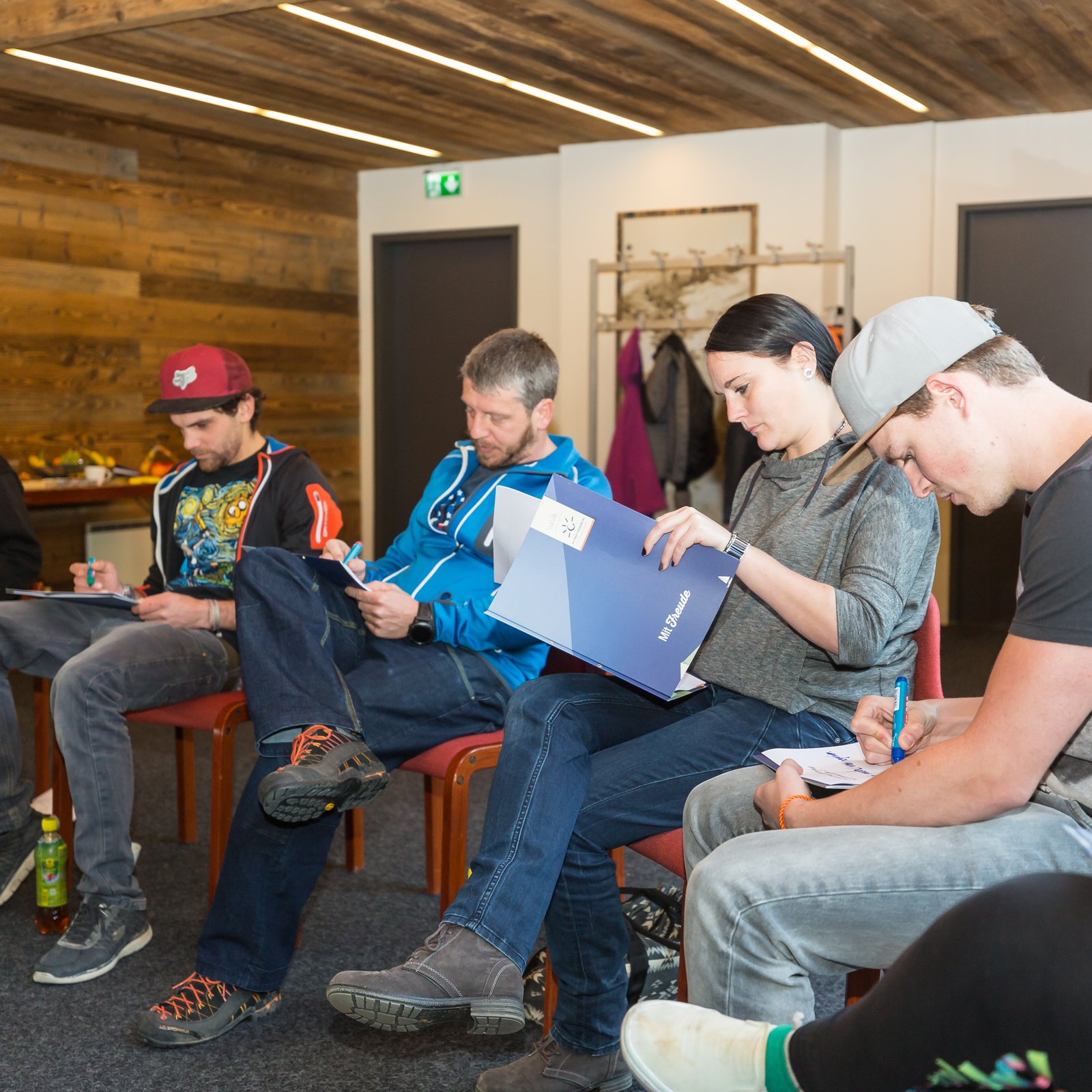 Loading 2017 / Training ...