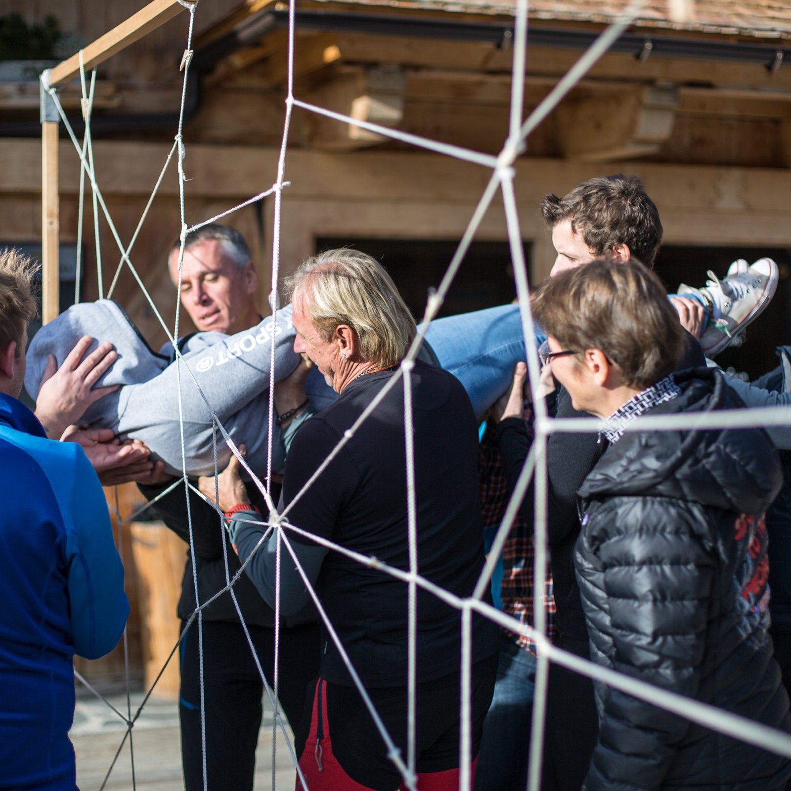 Loading 2016 / Training ...