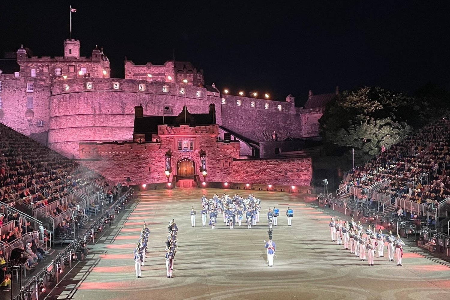 Loading Margot Egger ...