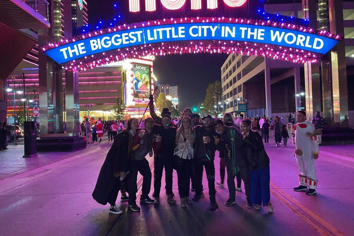 Loading Samuel König ...