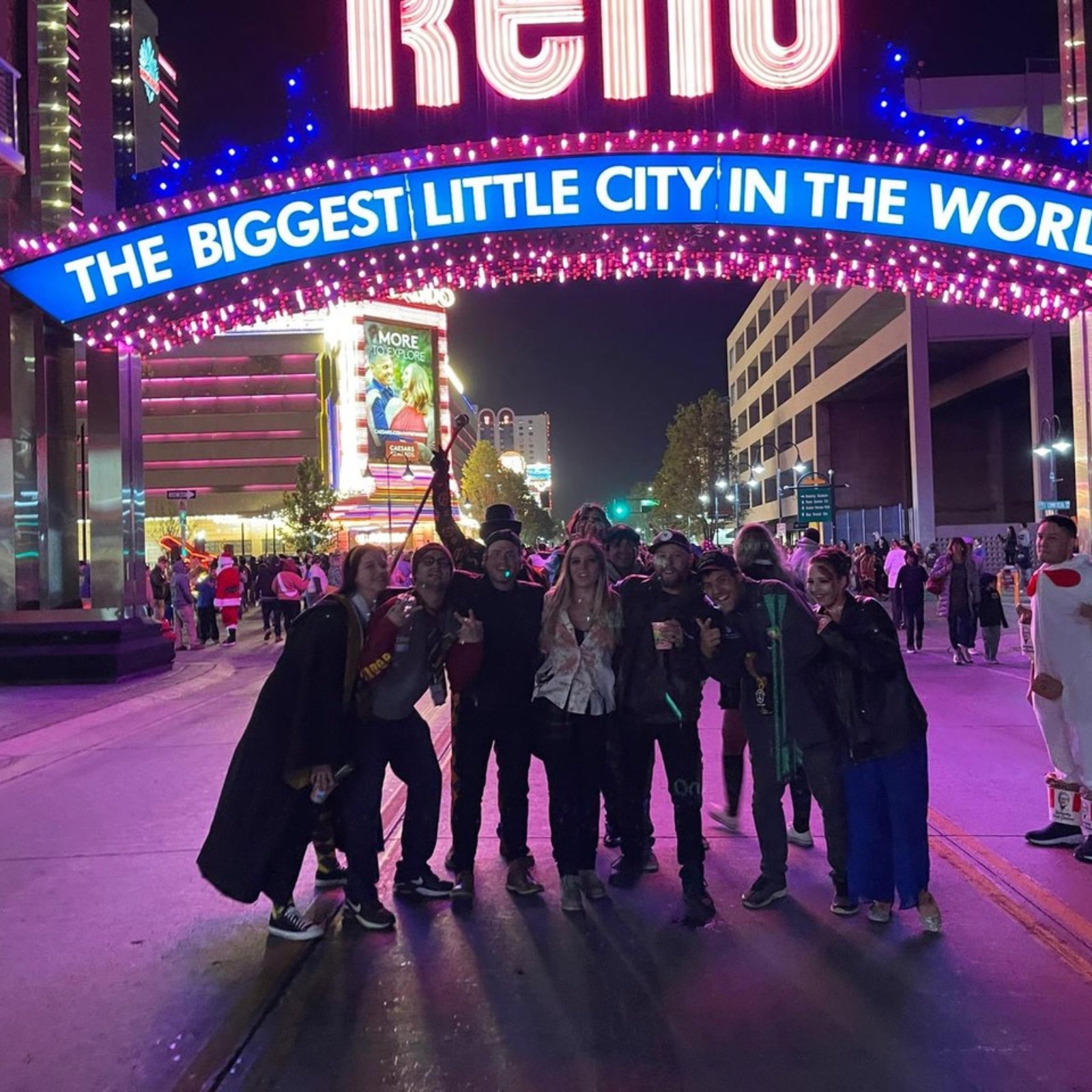 Loading Samuel König ...