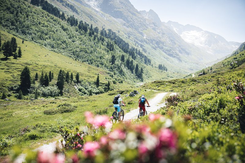 Bike_and_Hike_Schottsee_Fasultal_Sommer © TVB St. Anton am Arlberg_Patrick Ba?tz (24).jpg